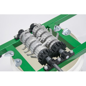 7L Stainless Steel/Alloy Fruit Crusher with Wheel Handle